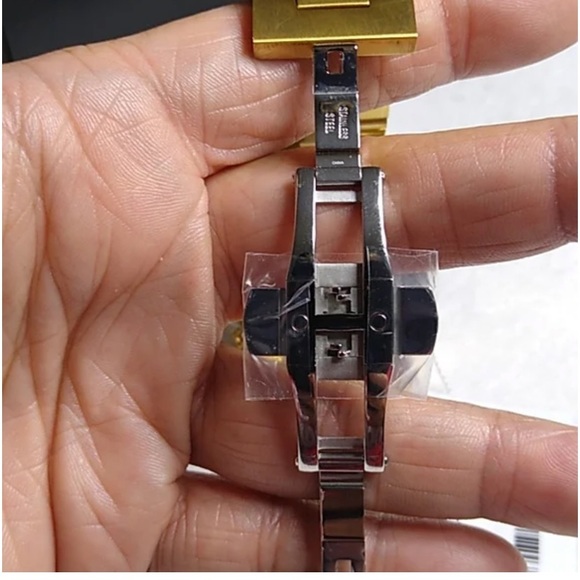 Movado Gold Men’s Watch - Picture 8 of 10